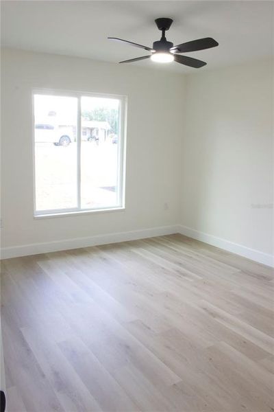 Spacious, unfurnished interior of a new home in , Ocala (Image 27).