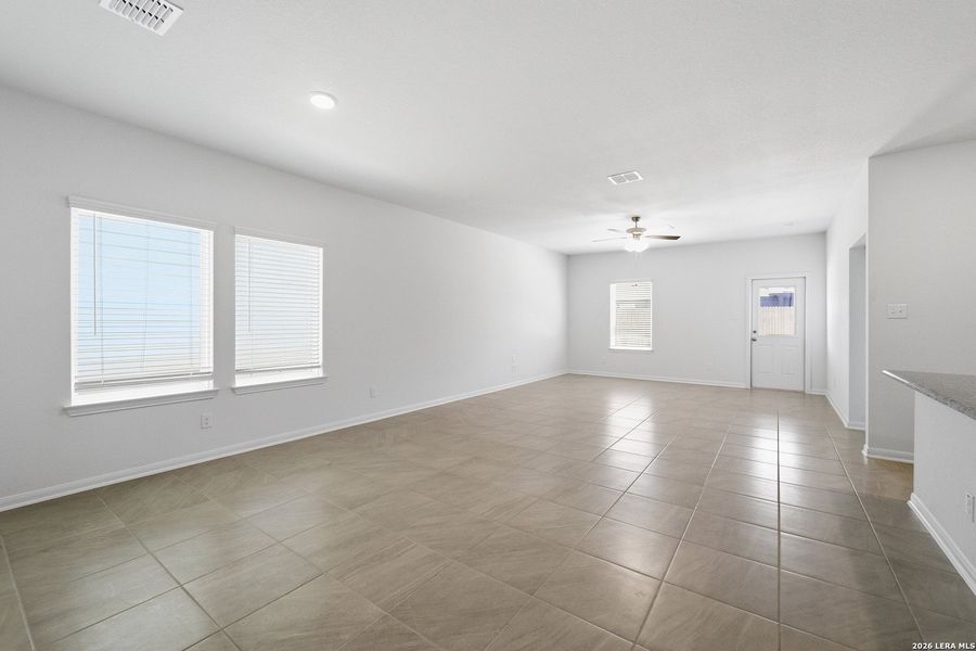 Spacious, unfurnished interior of a new home in Red Hawk Landing, San Antonio (Image 13).