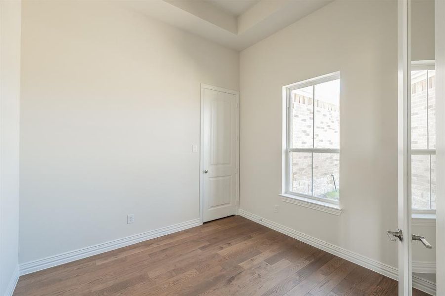 Spacious, unfurnished interior of a new home in Matthews Farms, Venus (Image 16). Spacious, unfurnished interior of a new home in Matthews Farms, Venus (Image 16).