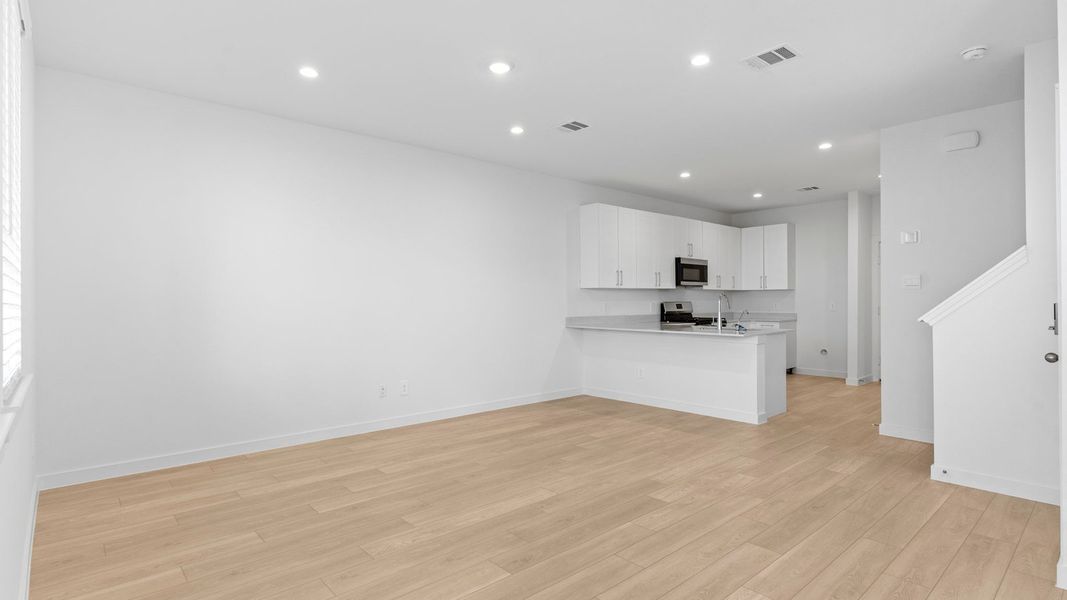 Spacious, unfurnished interior of a new home in Lexington Village, Missouri City (Image 40). Spacious, unfurnished interior of a new home in Lexington Village, Missouri City (Image 40).