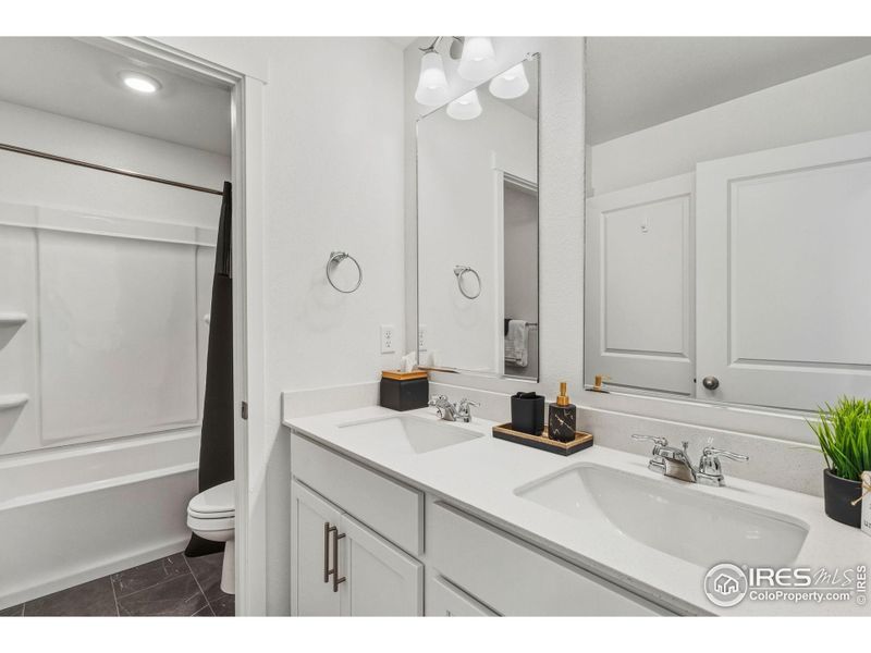 Shared Bathroom Upstairs