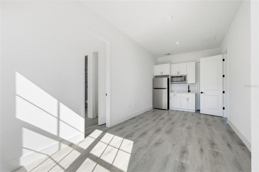 Spacious, unfurnished interior of a new home in , Ocklawaha (Image 42).