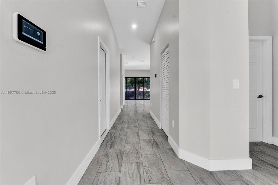 Spacious, unfurnished interior of a new home in , Hollywood (Image 19).