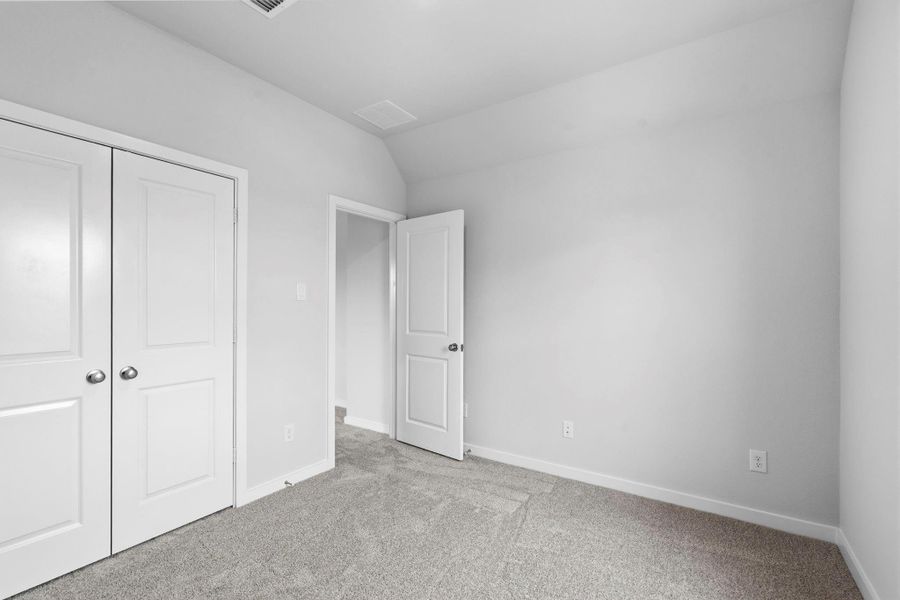 Spacious, unfurnished interior of a new home in Sienna 45', 50', Missouri City (Image 27).