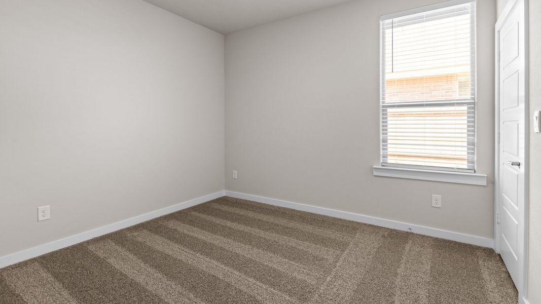 Spacious, unfurnished interior of a new home in Northwest Passage, Midland (Image 19).