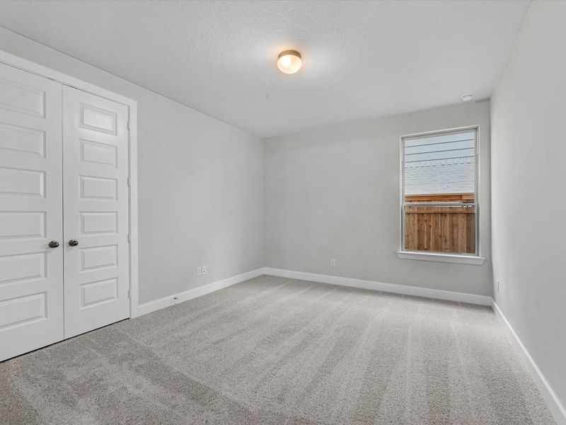 Representative image. Features, selections and colors may vary.