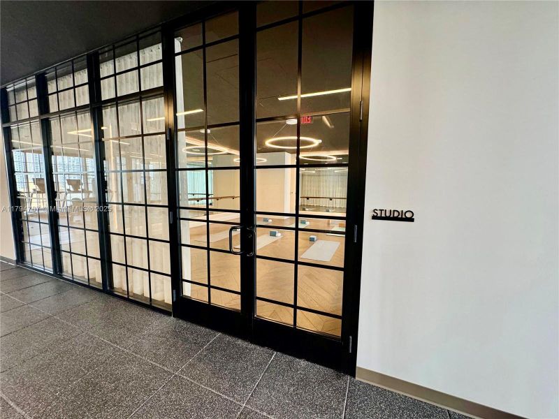 Image 15 of a home in .