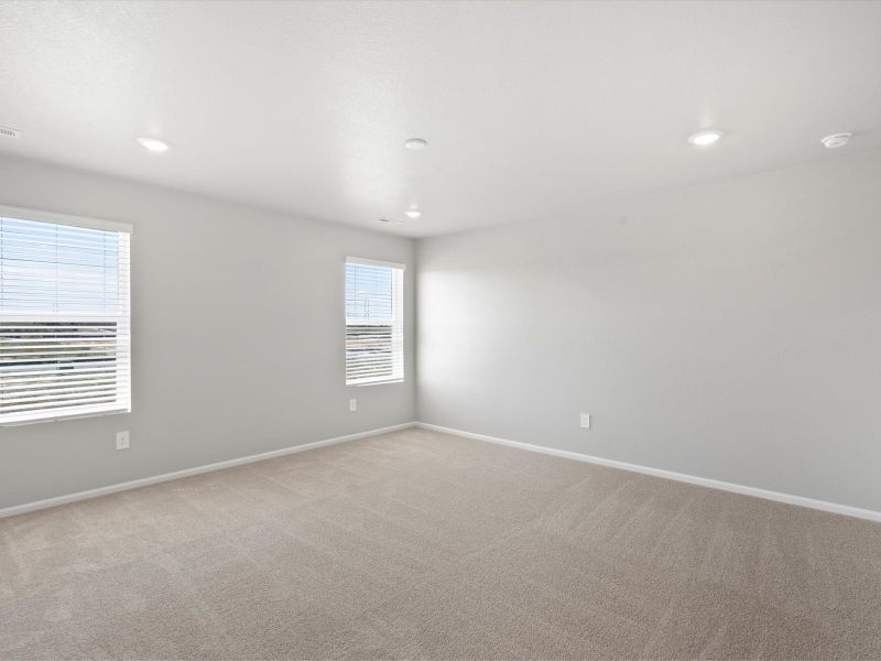 Spacious, unfurnished interior of a new home in Lake Bluff, Greeley (Image 8). Spacious, unfurnished interior of a new home in Lake Bluff, Greeley (Image 8).