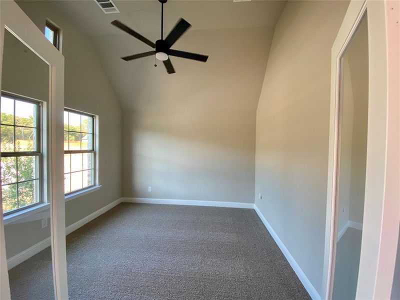 Bright study with double doors & a fan Bright study with double doors & a fan