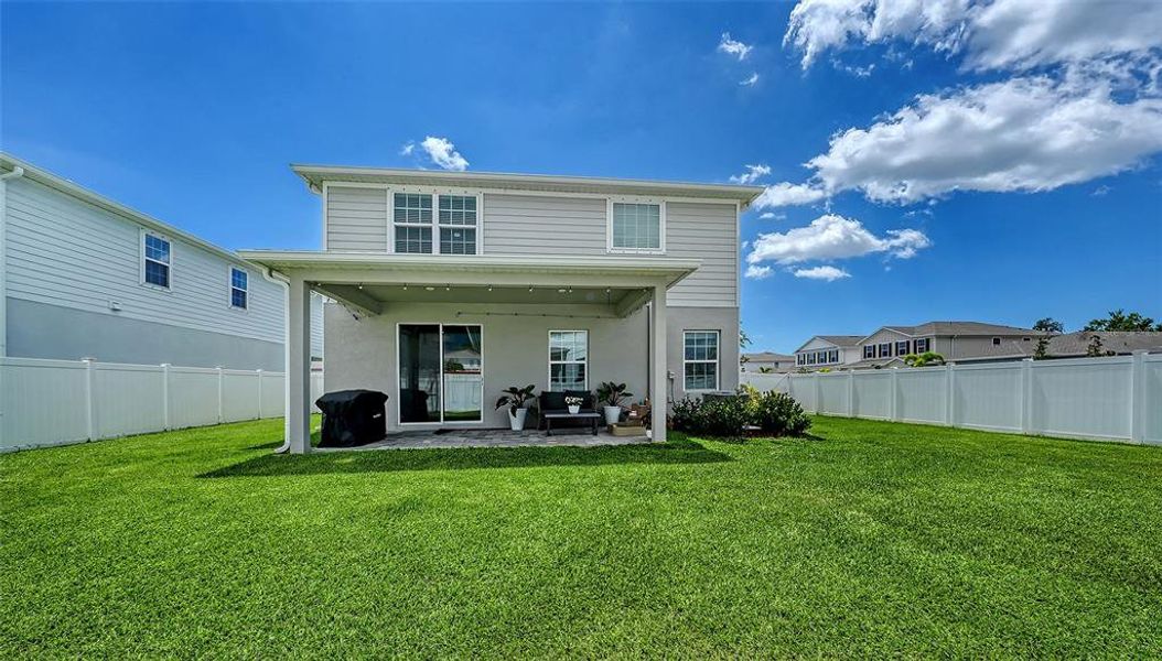 Exterior details and patio area of a home in , Bradenton (Image 27).