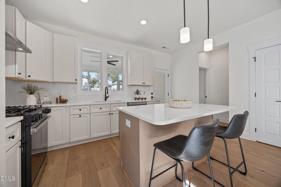 23-web-or-mls-IMG_1885 23-web-or-mls-IMG_1885