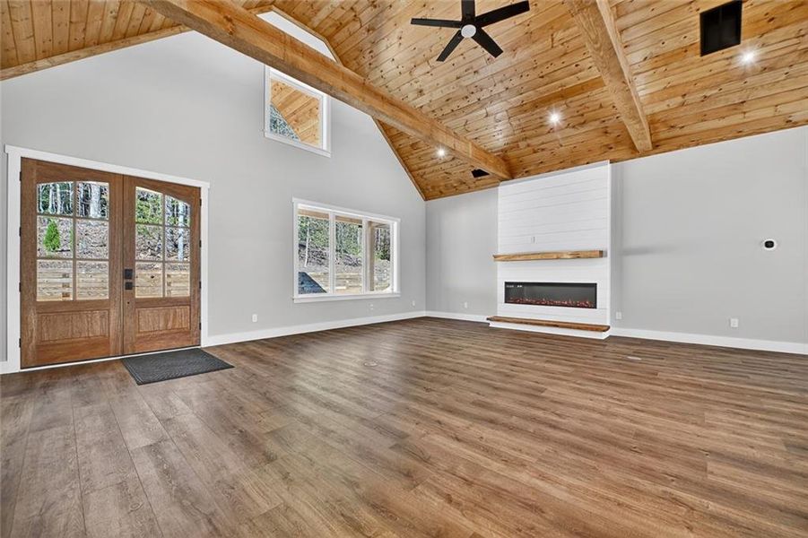 Spacious, unfurnished interior of a new home in , Ellijay (Image 18).