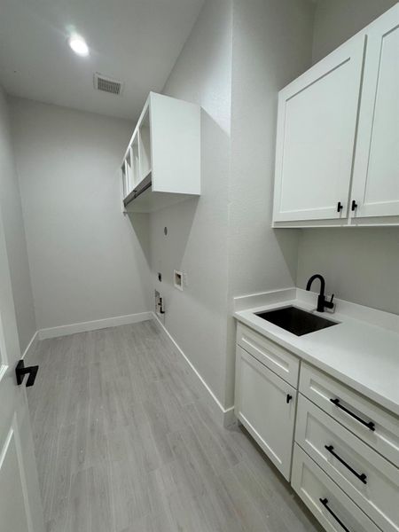 Furnished interior view inside a new home in , Splendora (Image 6).