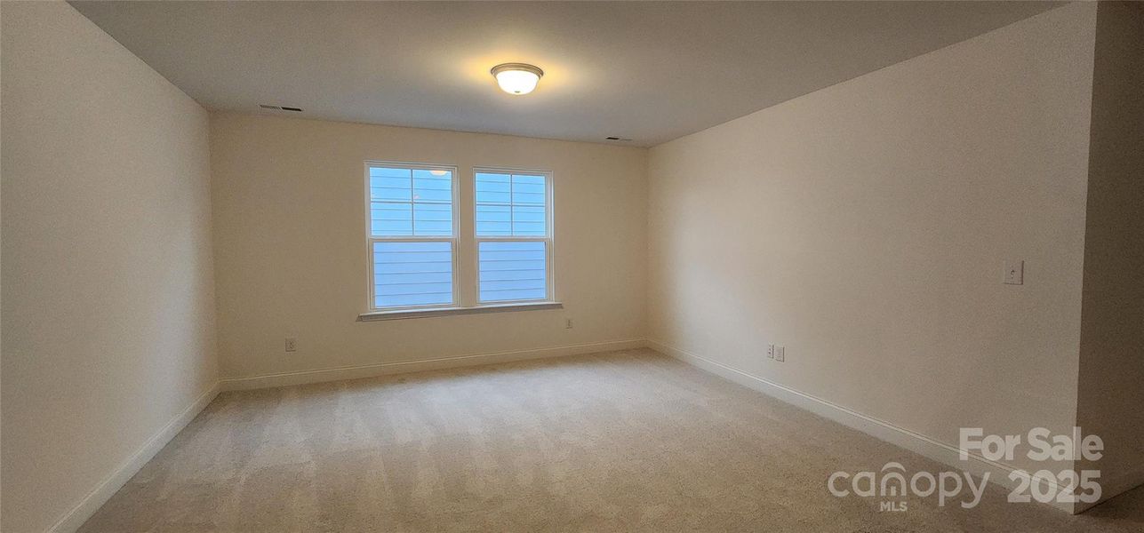 Spacious, unfurnished interior of a new home in Lakeside Glen, York (Image 11). Spacious, unfurnished interior of a new home in Lakeside Glen, York (Image 11).