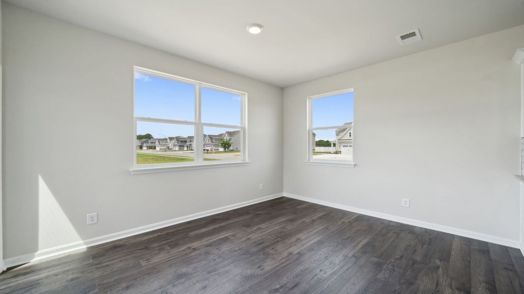 Spacious, unfurnished interior of a new home in Tooley Harbor, Elizabeth City (Image 17).
