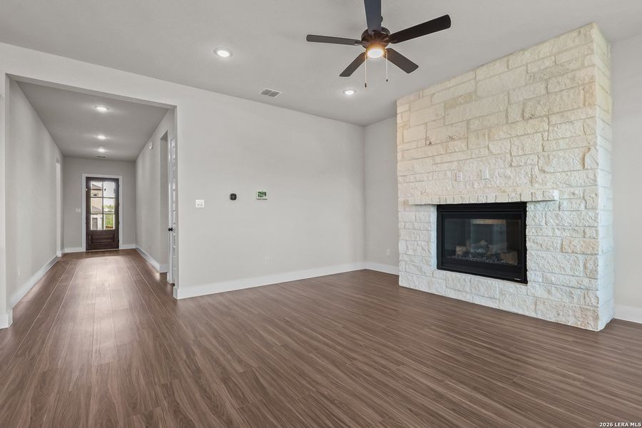 Spacious, unfurnished interior of a new home in Homestead, Schertz (Image 24).