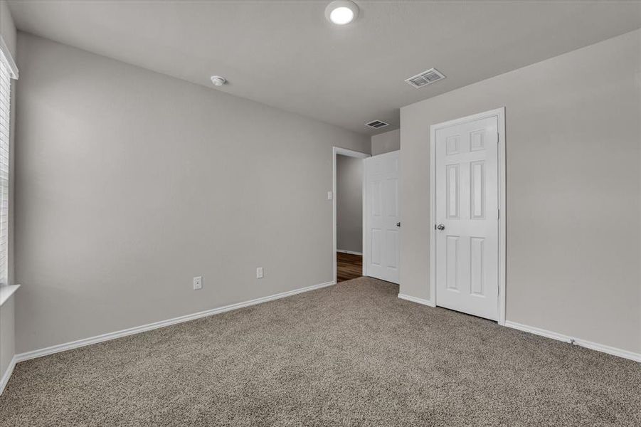 Spacious, unfurnished interior of a new home in , Lorena (Image 15).