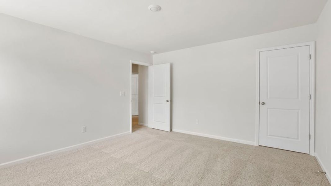 Spacious, unfurnished interior of a new home in Cedar Gap, Fountain Inn (Image 25).