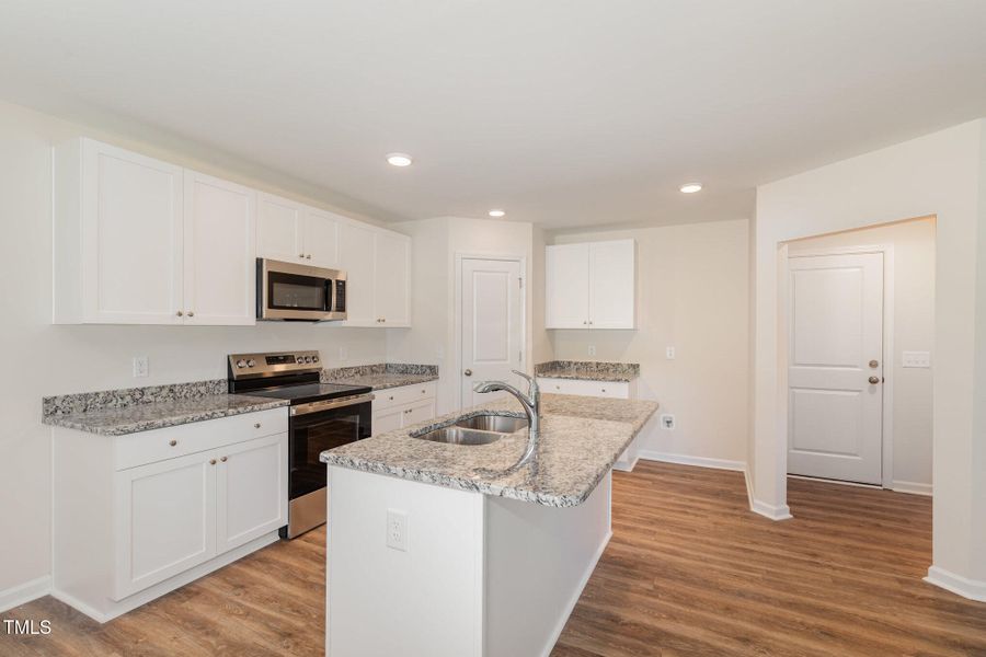 013_img_9981-edit_708