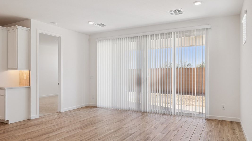 Spacious, unfurnished interior of a new home in Aloravita, Peoria (Image 23).