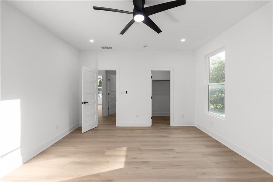 Spacious, unfurnished interior of a new home in , Atlanta (Image 78).