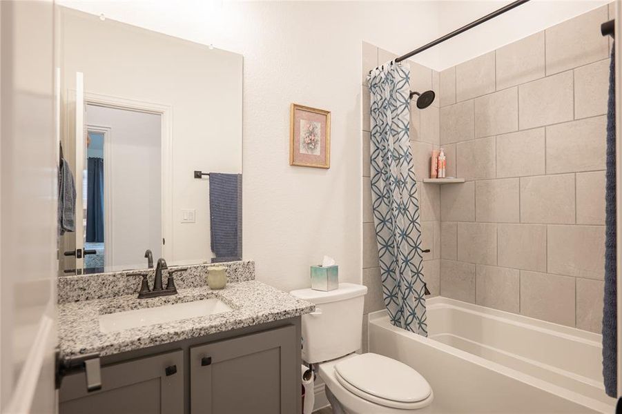 Furnished interior view inside a new home in The Oasis at North Grove 60-70, Waxahachie (Image 5). Furnished interior view inside a new home in The Oasis at North Grove 60-70, Waxahachie (Image 5).