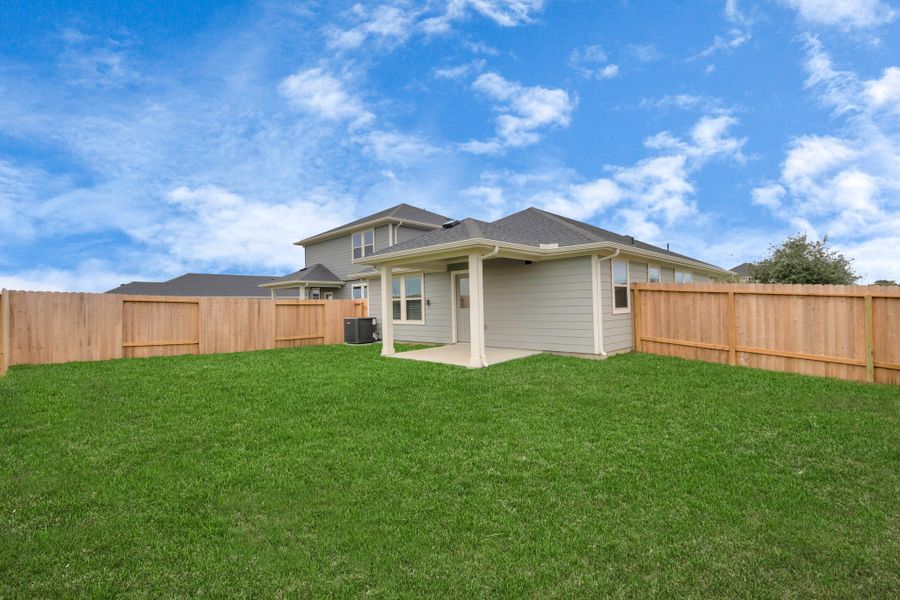 Representative exterior details of a home built from the Hays by Beazer Homes in Laurel Landing: Founders Collection, Alvin (Image 3).
