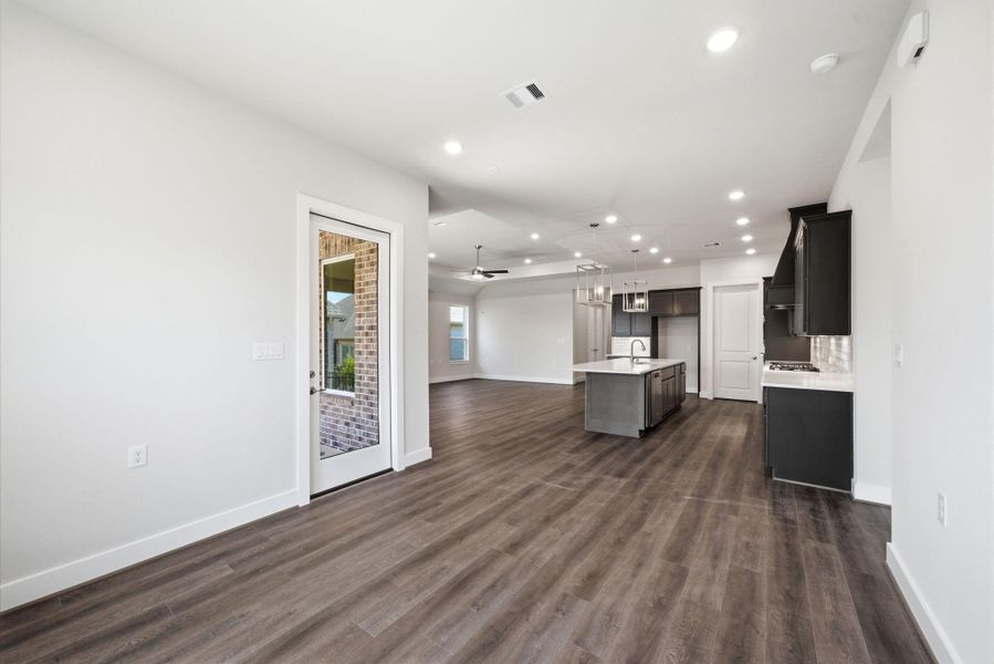 Spacious, unfurnished interior of a new home in Chambers Creek, Willis (Image 35).
