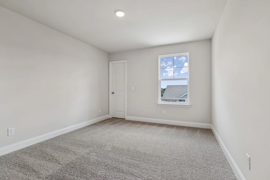 Spacious, unfurnished interior of a new home in Cades Bluff, Lebanon (Image 21).