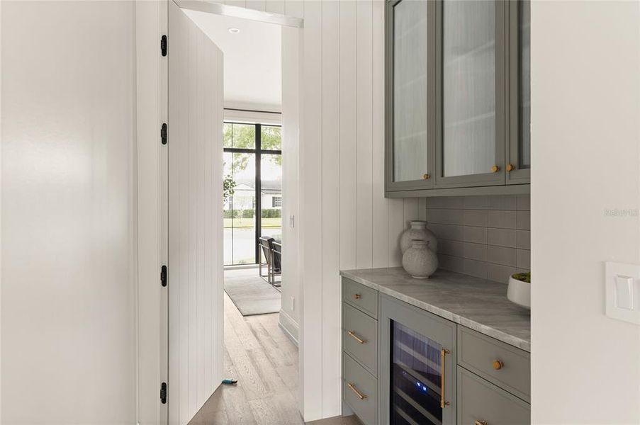 Furnished interior view inside a new home in , Orlando (Image 64).