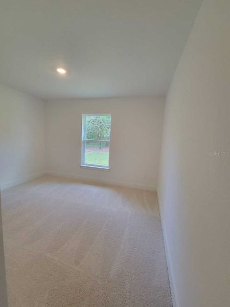 Spacious, unfurnished interior of a new home in Marion Oaks, Ocala (Image 17).