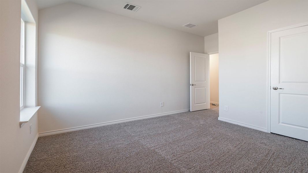 Spacious, unfurnished interior of a new home in The Preserve at Forum, Grand Prairie (Image 11).