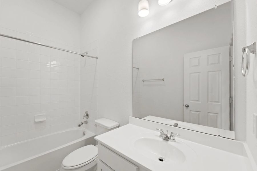 Sample product photo. Actual exterior and interior selections may vary by homesite. Photo may be virtually staged.