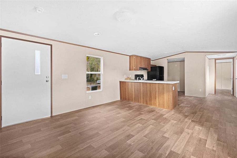 Spacious, unfurnished interior of a new home in , Ocala (Image 7).