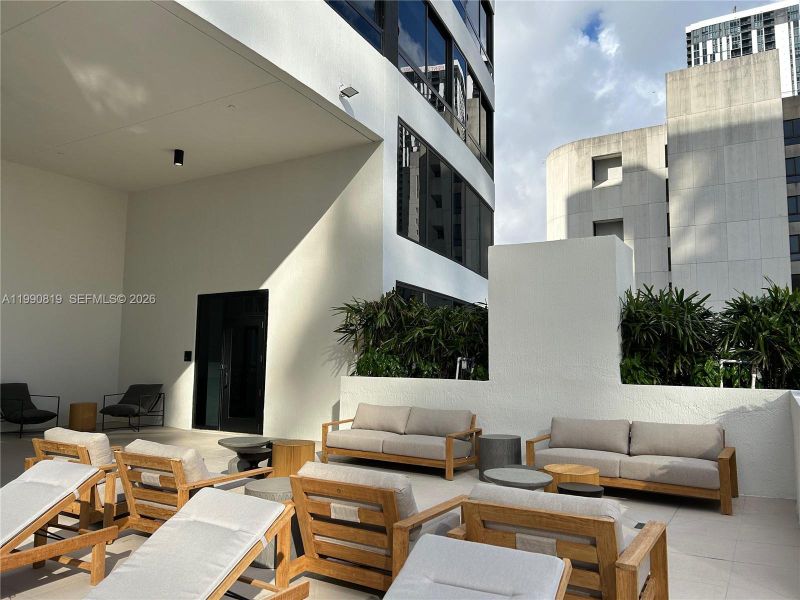 Condo located in Miami, FL showcasing its design and architecture (Image 24).