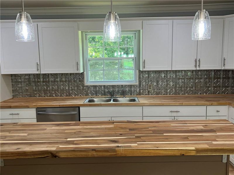 Furnished interior view inside a new home in , Hiram (Image 4).