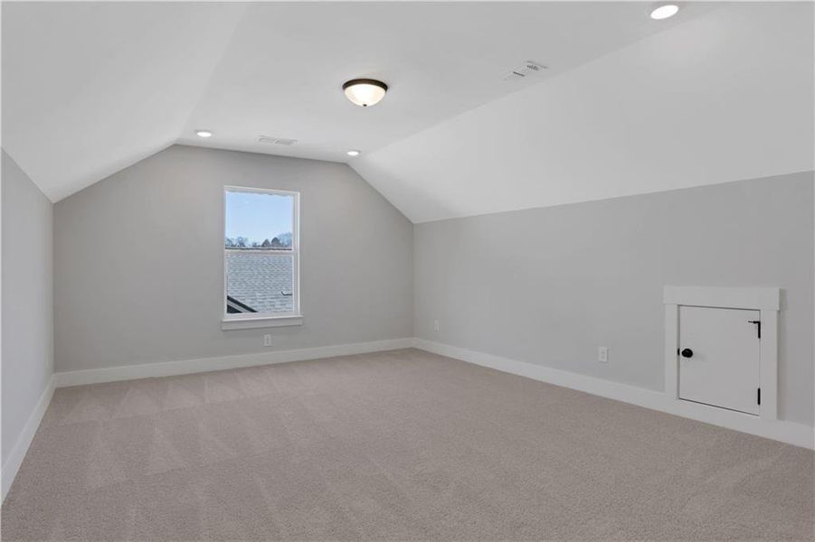 Spacious, unfurnished interior of a new home in Cambridge, Flowery Branch (Image 41).