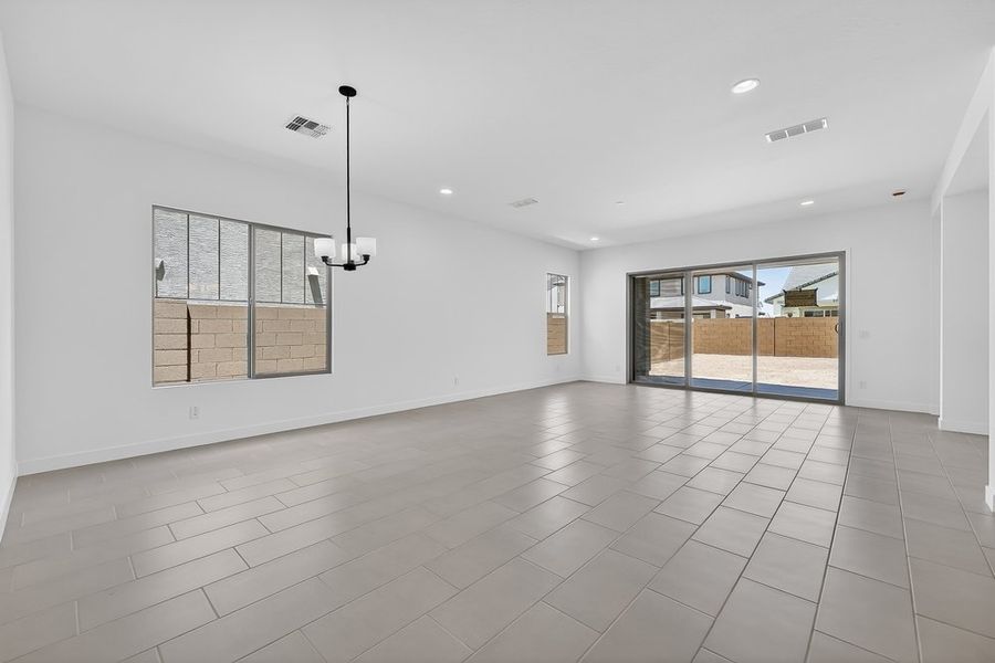 Spacious, unfurnished interior of a new home in Ellsworth Ranch, Queen Creek (Image 17).