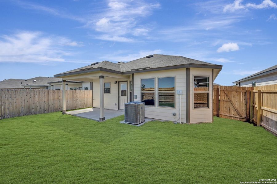 Exterior details and patio area of a home in Park Place, New Braunfels (Image 4).