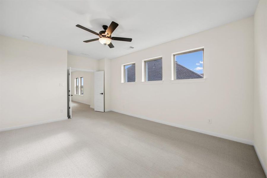 Spacious, unfurnished interior of a new home in Tavolo Park Cottages, Fort Worth (Image 26). Spacious, unfurnished interior of a new home in Tavolo Park Cottages, Fort Worth (Image 26).