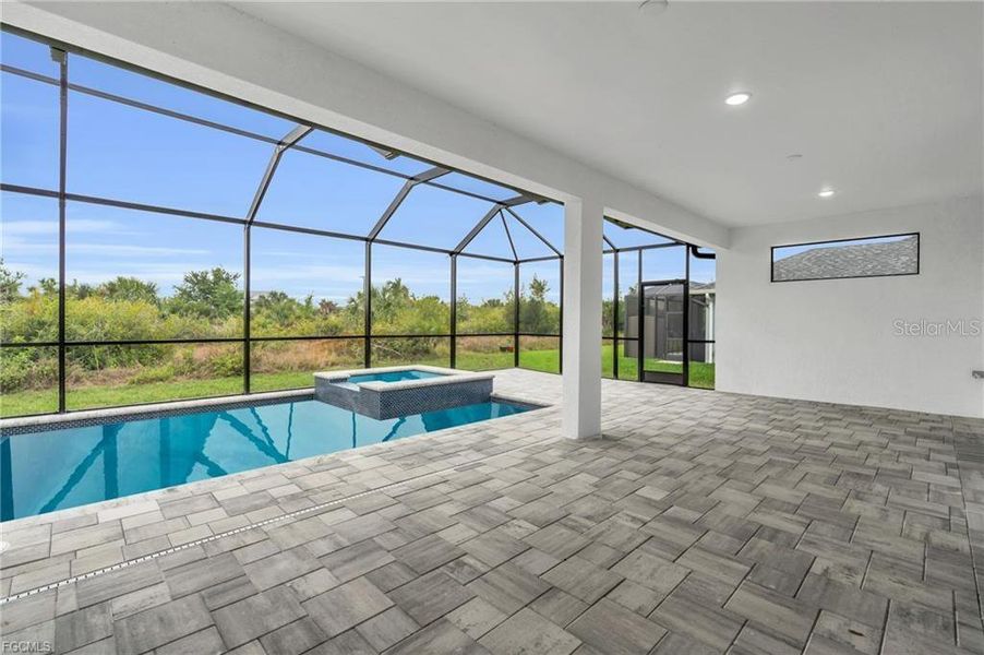 Exterior details and patio area of a home in , Port Charlotte (Image 4).