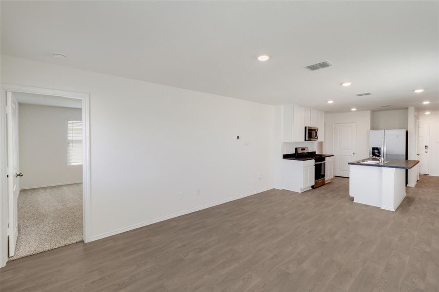 Spacious, unfurnished interior of a new home in Prairie Lakes, Buda (Image 8). Spacious, unfurnished interior of a new home in Prairie Lakes, Buda (Image 8).