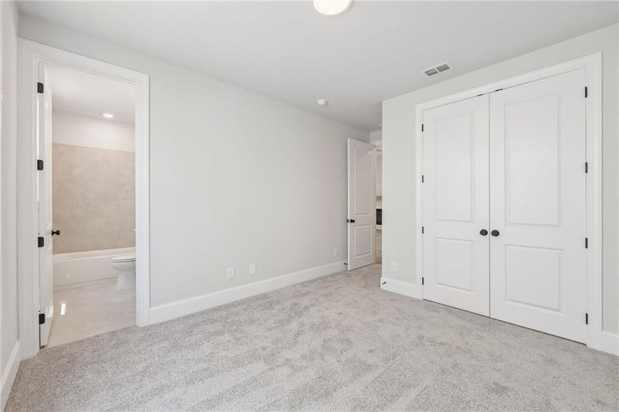 Spacious, unfurnished interior of a new home in Aberdeen, Hoschton (Image 32). Spacious, unfurnished interior of a new home in Aberdeen, Hoschton (Image 32).