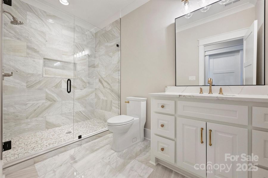 Ensuite Full Bath - Bed 3