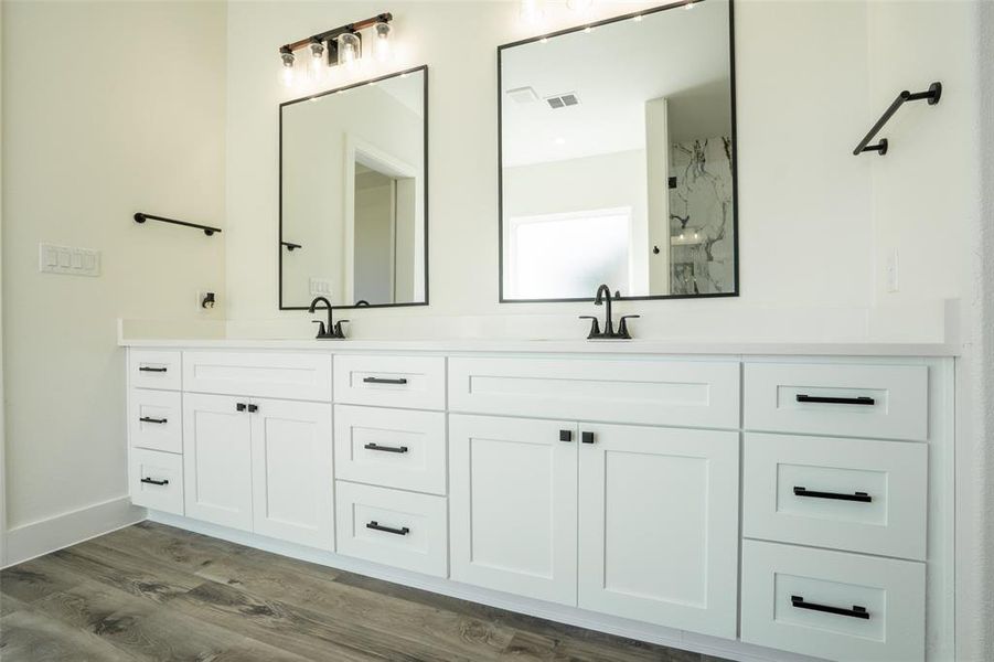 Furnished interior view inside a new home in , Fort Worth (Image 8).