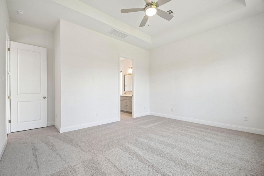 Spacious, unfurnished interior of a new home in 6 Creeks, Kyle (Image 23). Spacious, unfurnished interior of a new home in 6 Creeks, Kyle (Image 23).