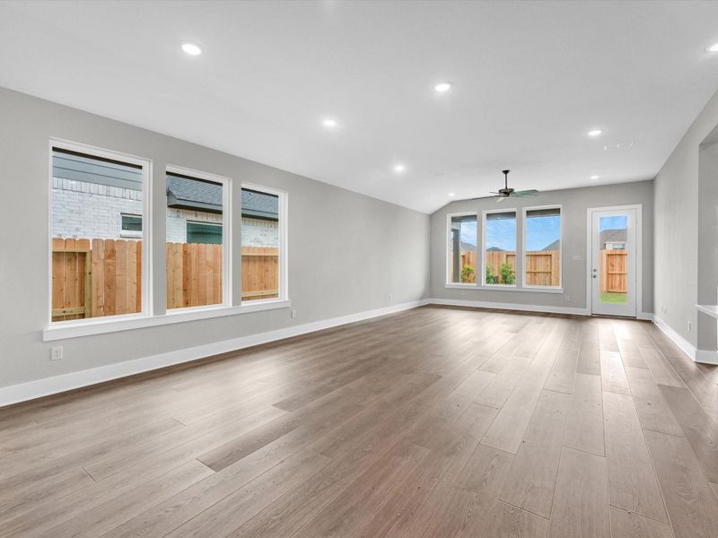 Spacious, unfurnished interior of a new home in Jubilee 50′, Hockley (Image 10).