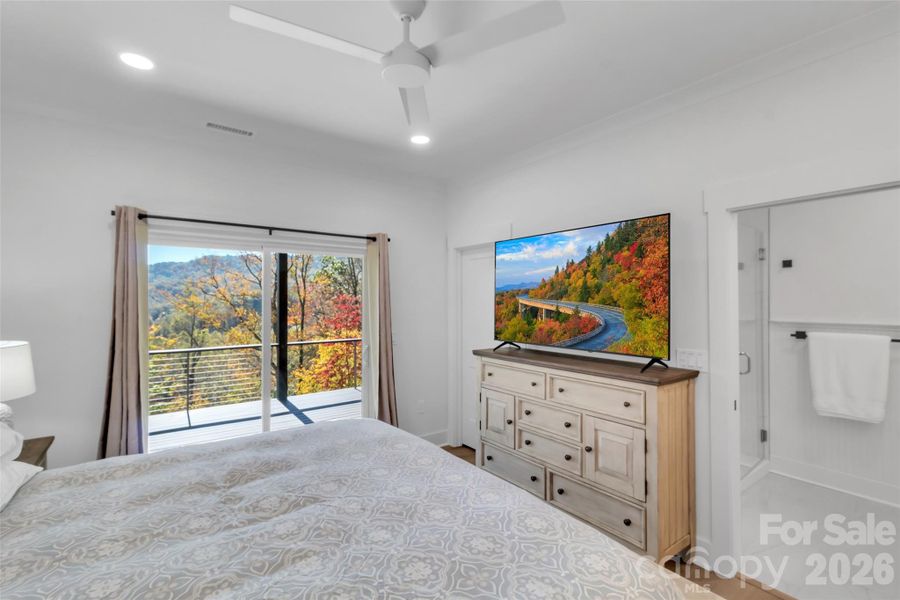 Spacious, unfurnished interior of a new home in , Waynesville (Image 21).