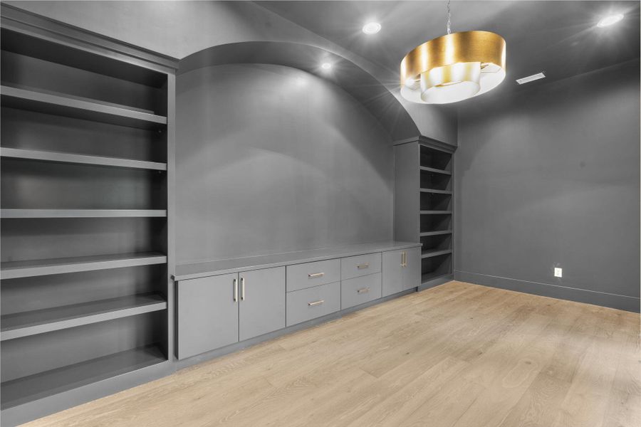 Image 73 of a home in .