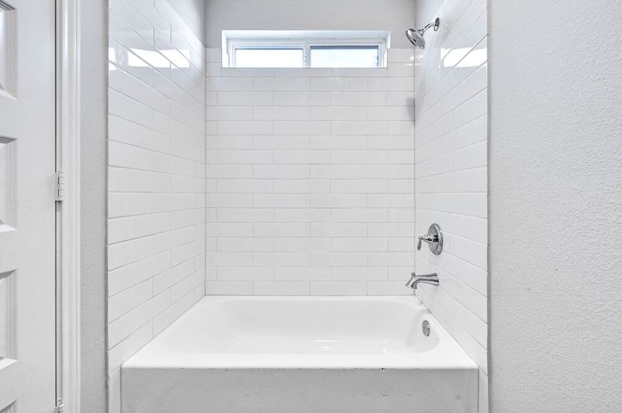 Representative interior finishes for a home built from the Artemis 2027NC by Saratoga Homes in Aldine Pines, Houston (Image 10). Representative interior finishes for a home built from the Artemis 2027NC by Saratoga Homes in Aldine Pines, Houston (Image 10).